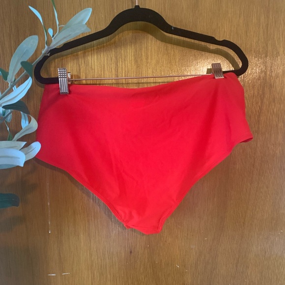 NWT two-piece swimsuit by Cupshe - Picture 4 of 6